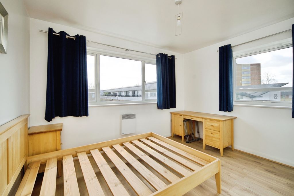 Property photo 3 of 11 Pbox-Img.Jpg