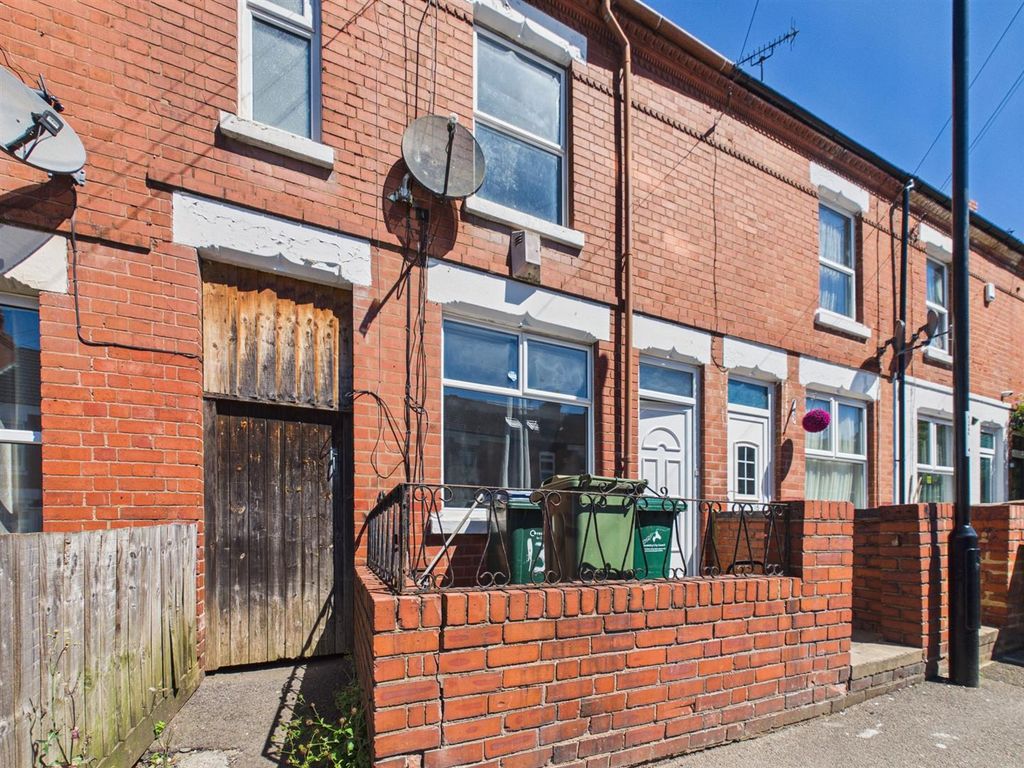 Property photo 1 of 16 External