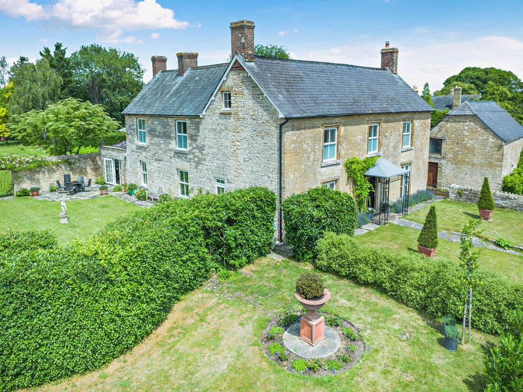 Property photo 1 of 20 Wisteria House