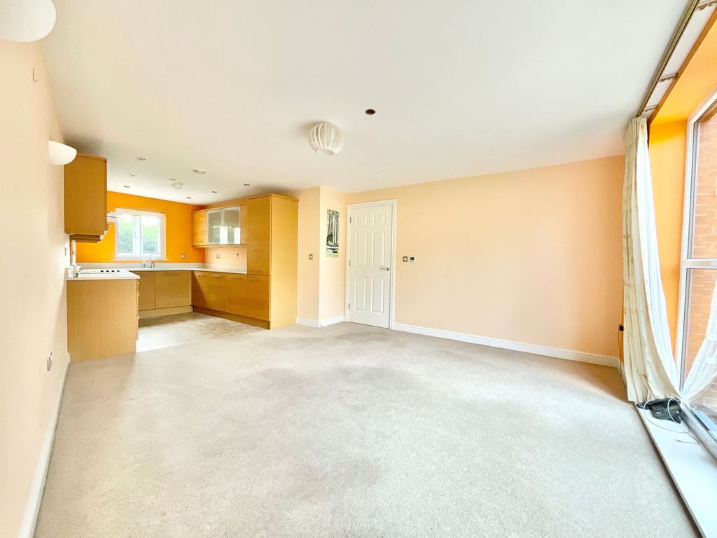 Property photo 2 of 21