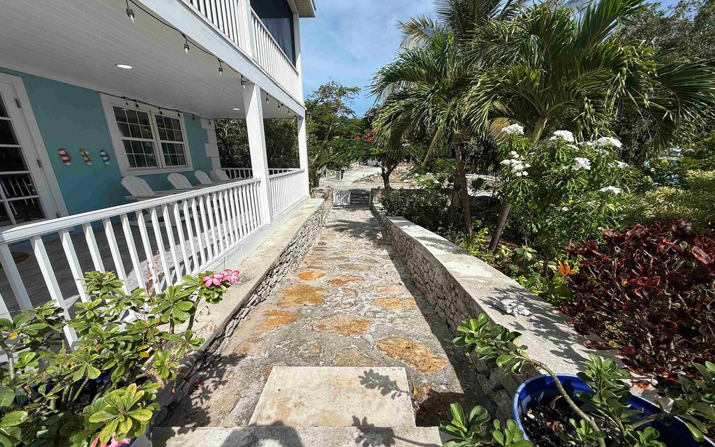 Property photo 3 of 9