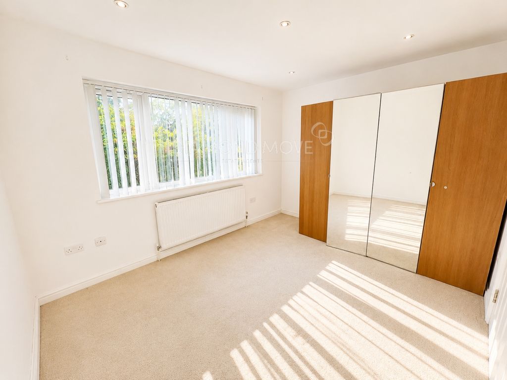 Property photo 3 of 12 Photo 4