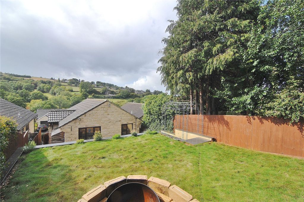 Property photo 2 of 15 Picture No. 28