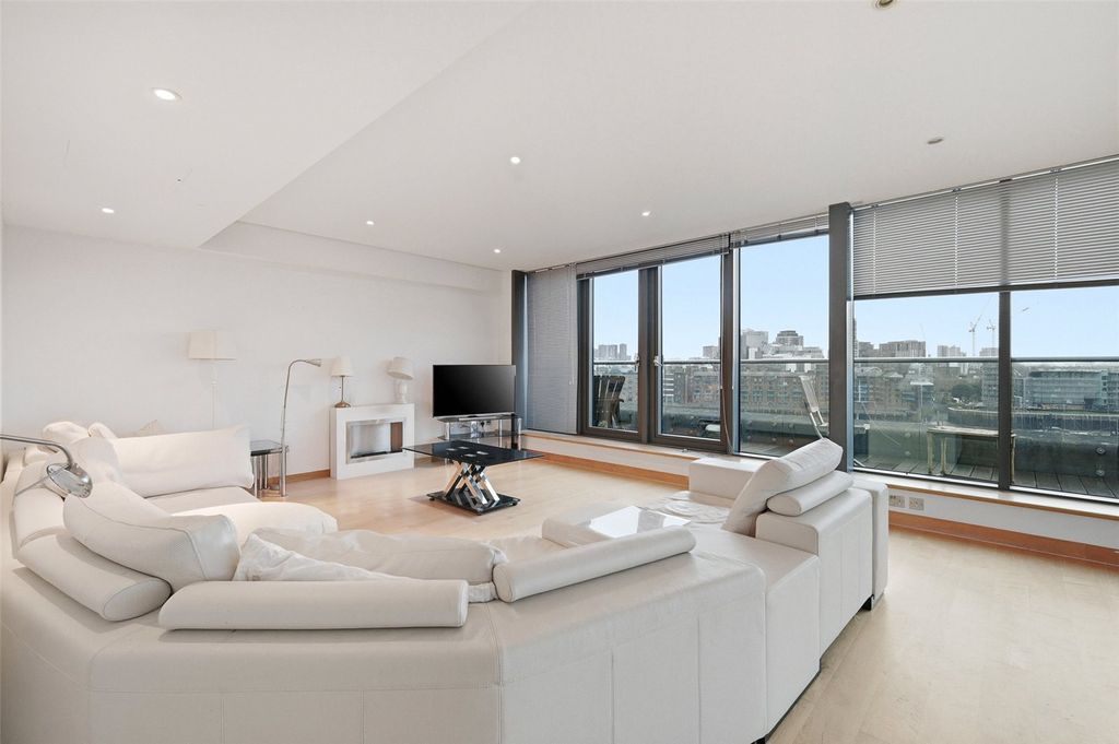 Property photo 2 of 44 Picture No. 02