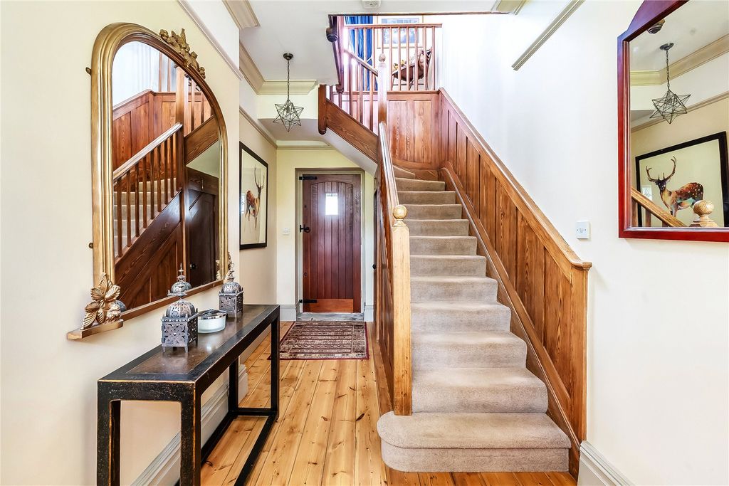Property photo 3 of 60 Hallway