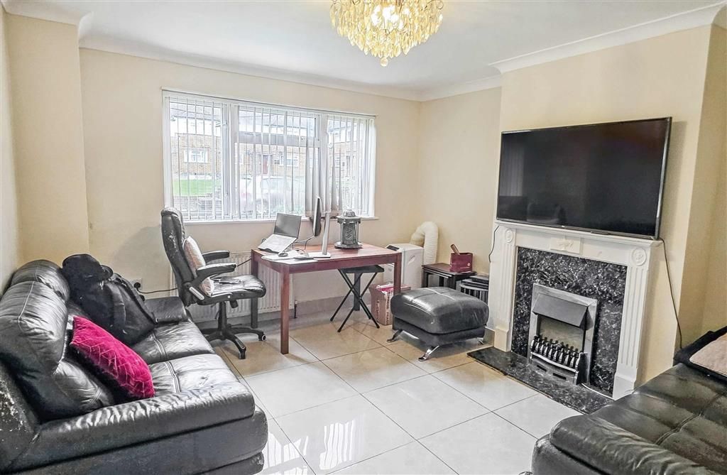 Property photo 3 of 5