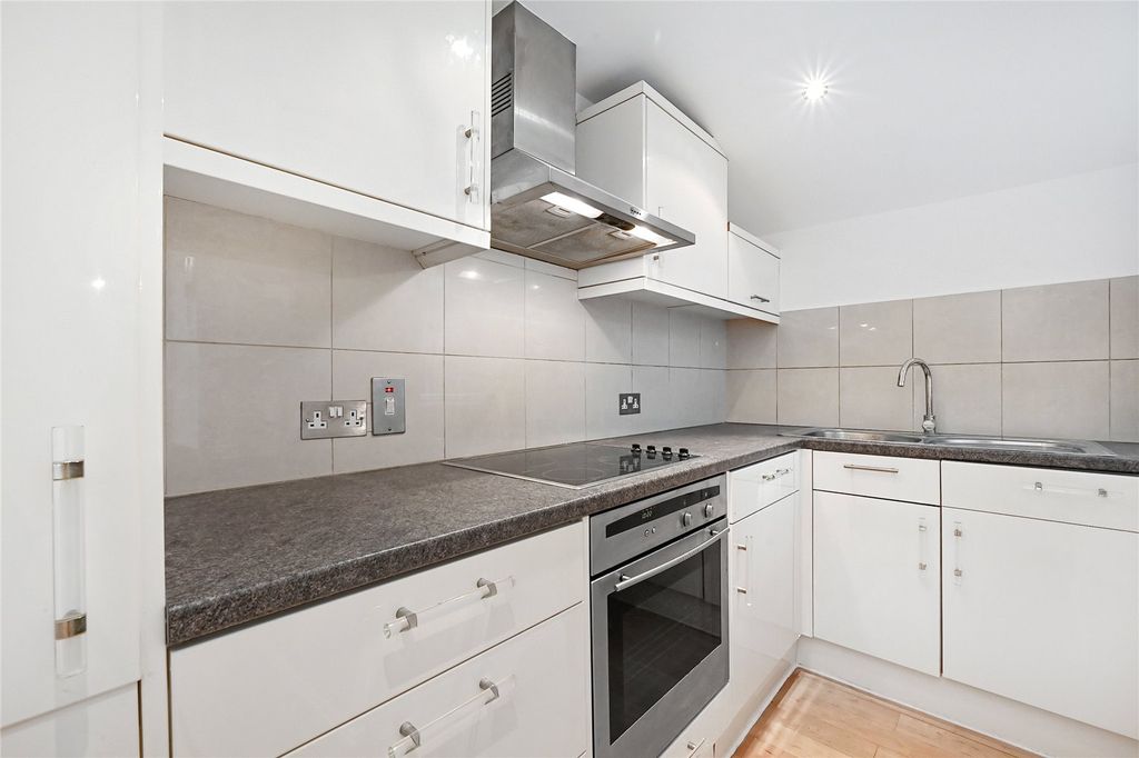 Property photo 3 of 7 Picture No. 10