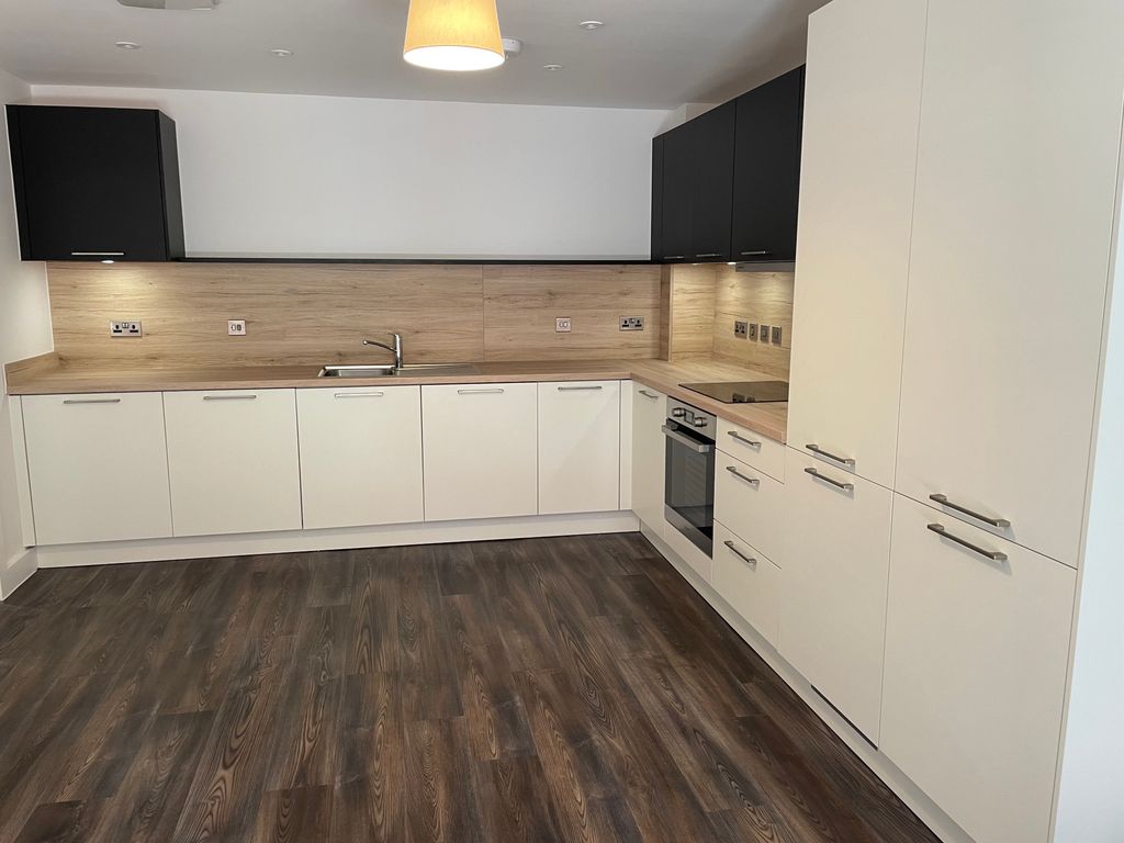 Property photo 2 of 7 Kitchen