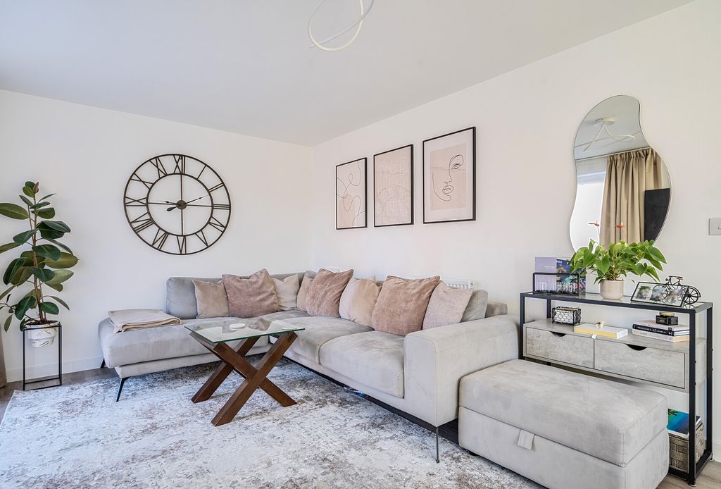 Property photo 2 of 24 1350334-15-68Be9A...