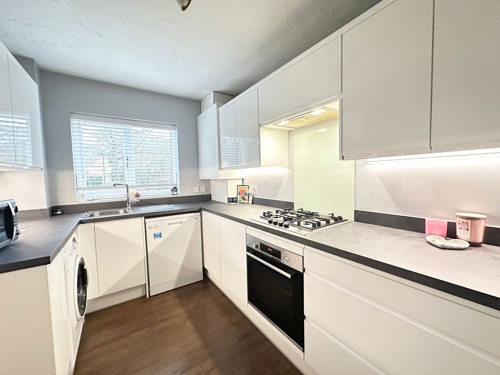 Property photo 2 of 15 Kitchen