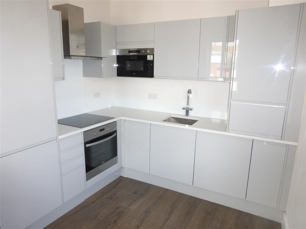 Property photo 2 of 7 Kitchen