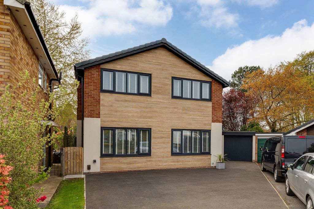 Property photo 1 of 32