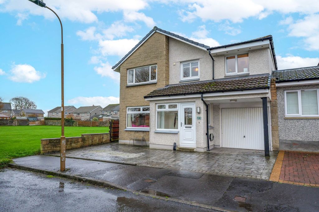 Property photo 1 of 35