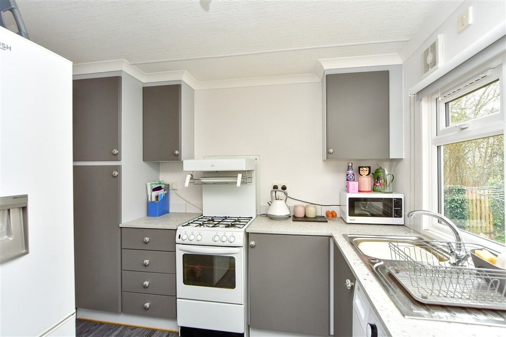 Property photo 1 of 10 Kitchen
