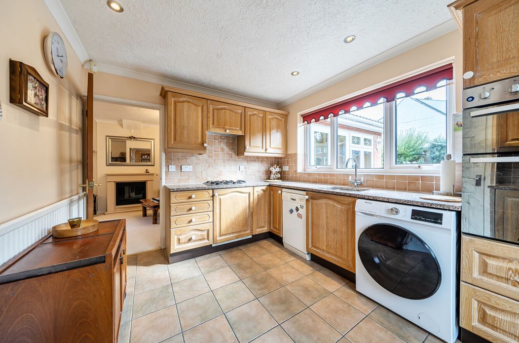Property photo 3 of 22 Kitchen