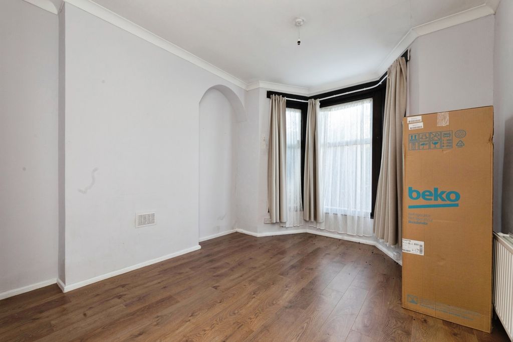 Property photo 3 of 18 Photo