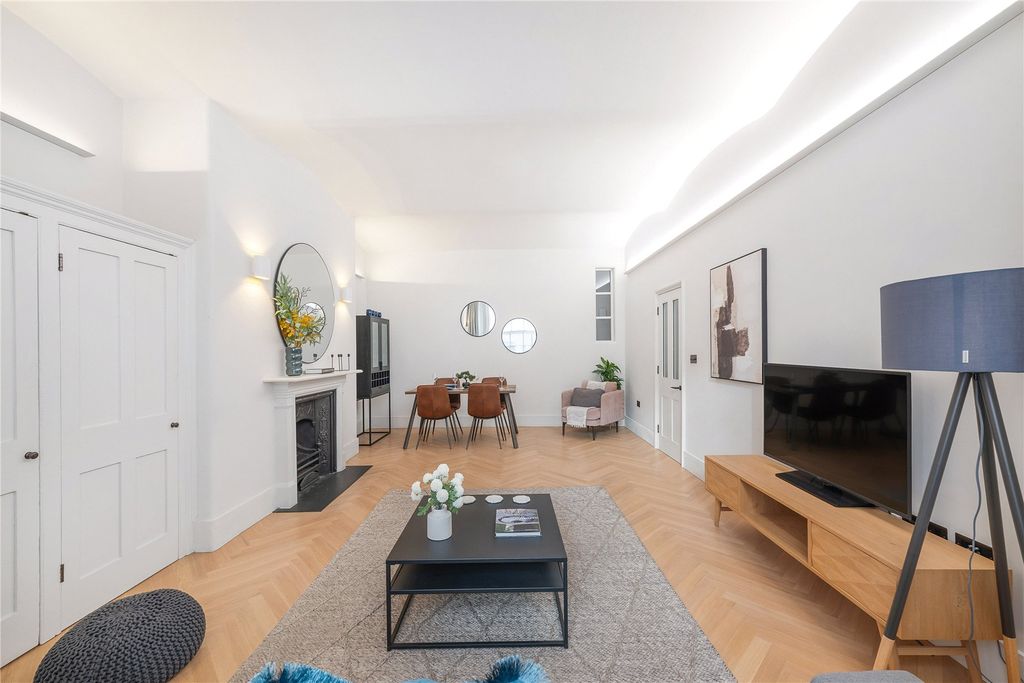 Property photo 2 of 19 Picture No. 06