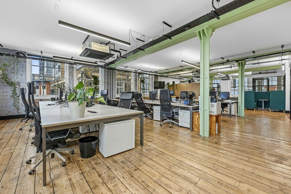 Property photo 3 of 10 Olbc15Ironmongerrow1.Jpg