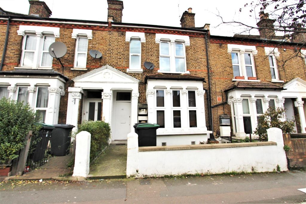 Property photo 1 of 12