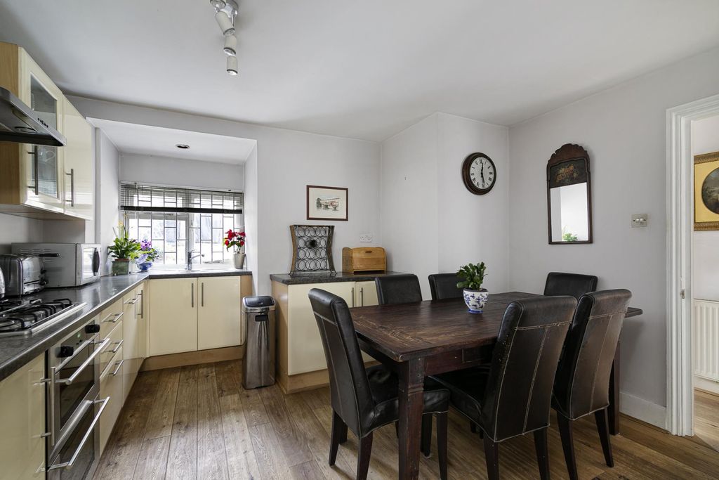 Property photo 3 of 15 Photo 2