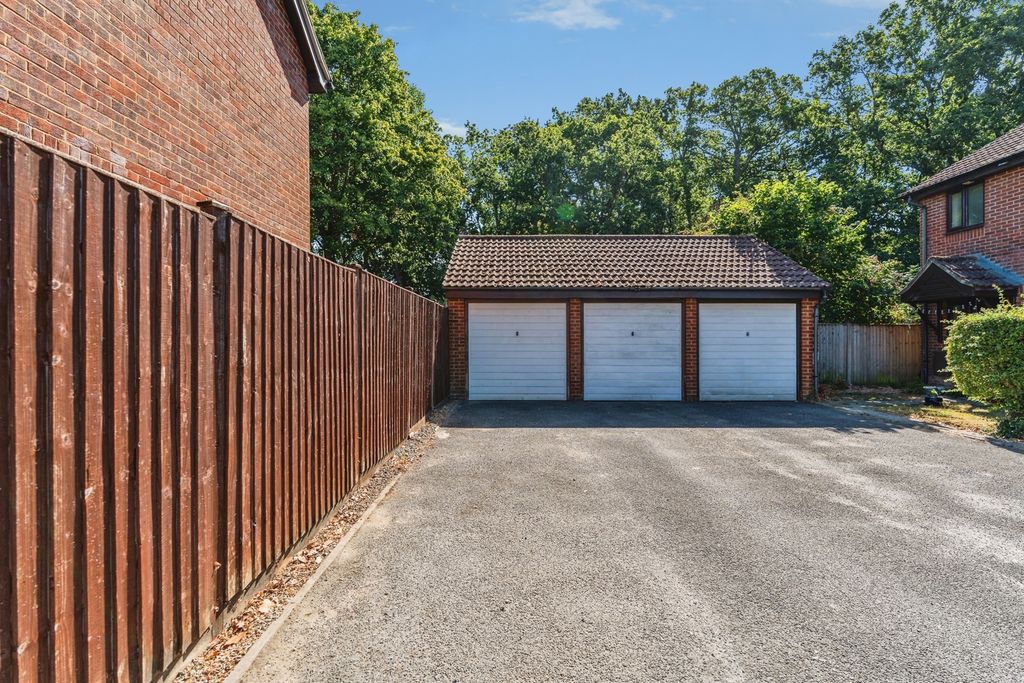 Property photo 3 of 19 Pbox-Img.Jpg