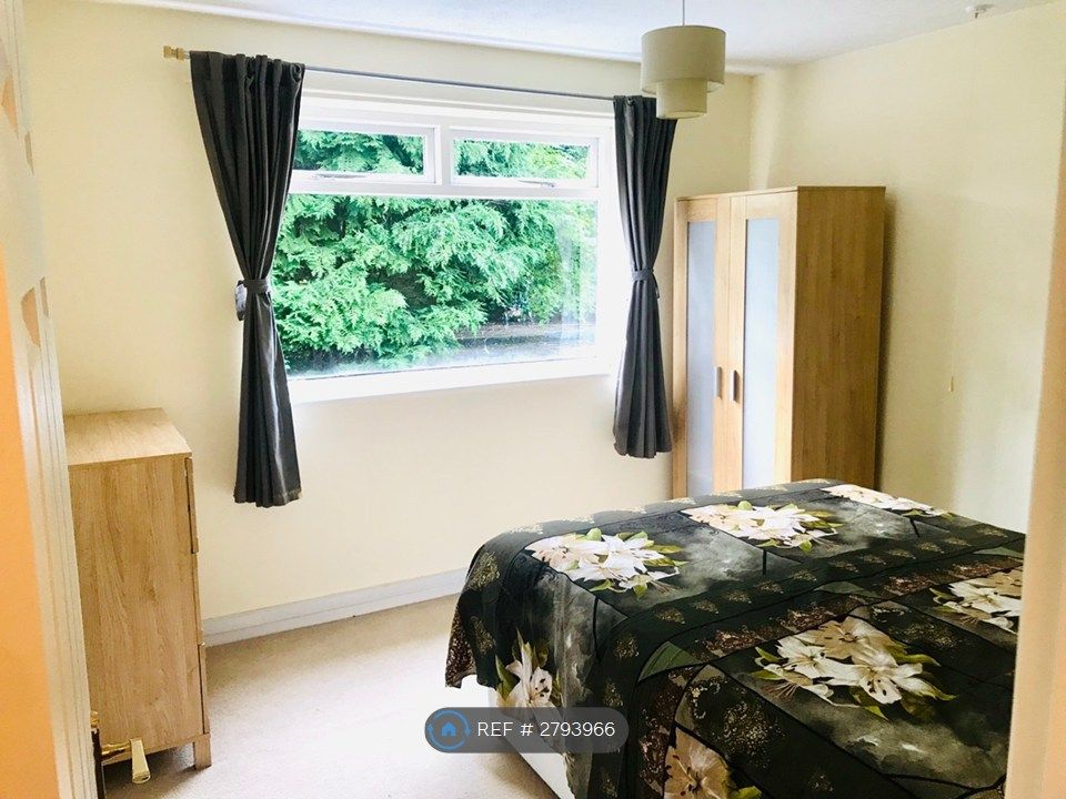 Property photo 2 of 7 Bedroom 1