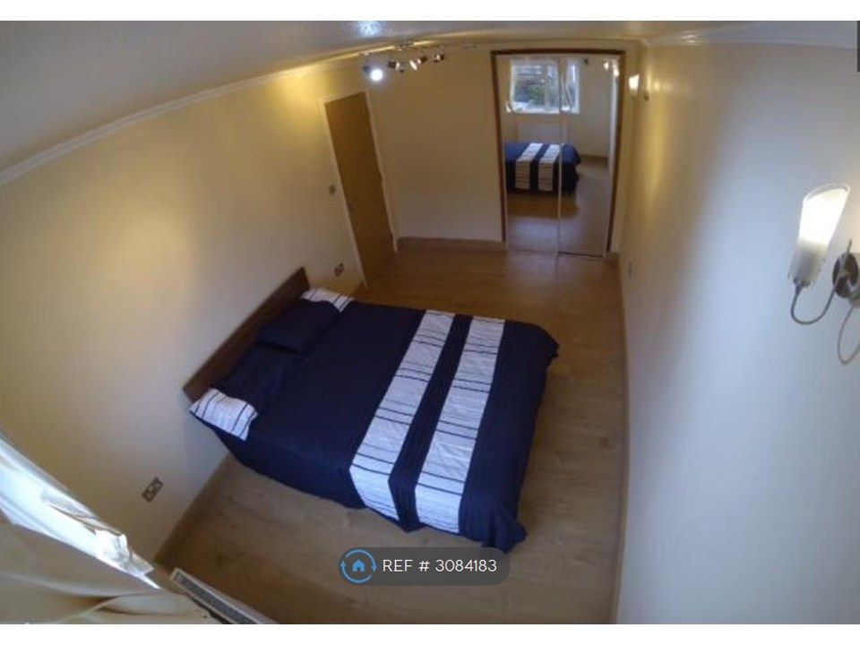 Property photo 1 of 8 Room 4 Available