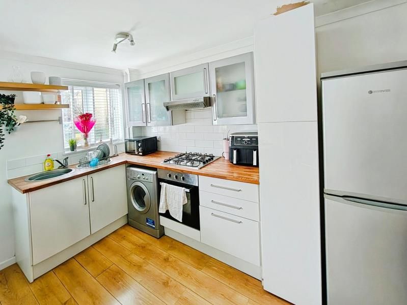 Property photo 3 of 6