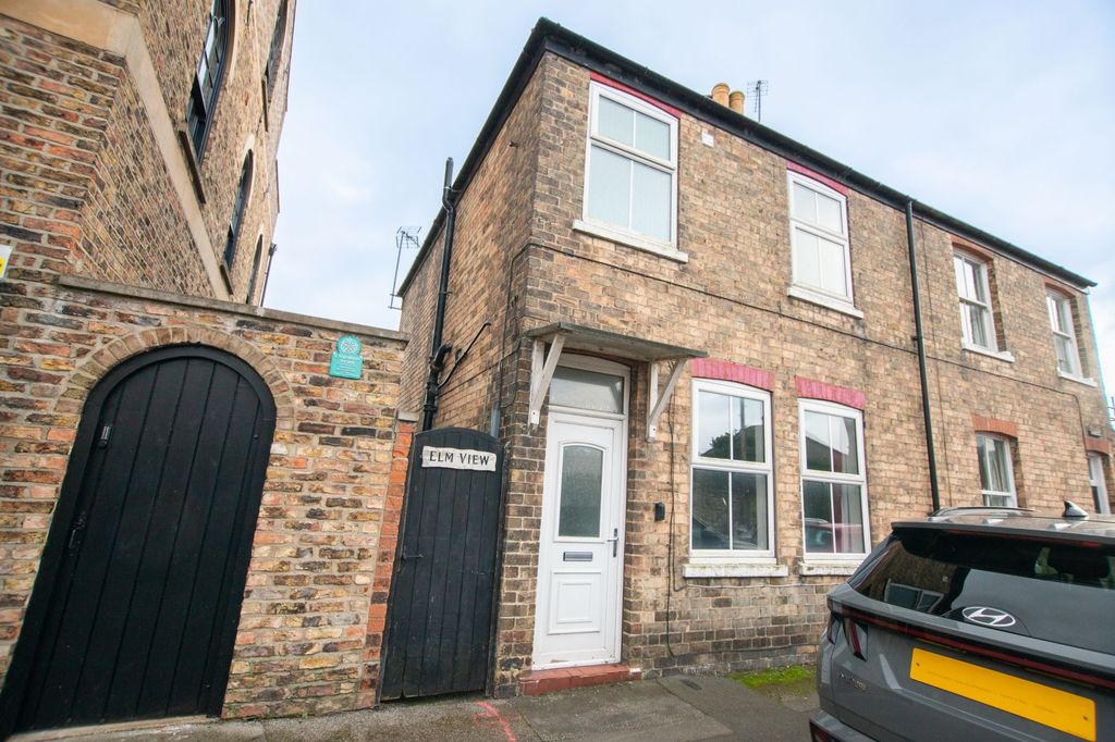 Property photo 1 of 16 Front