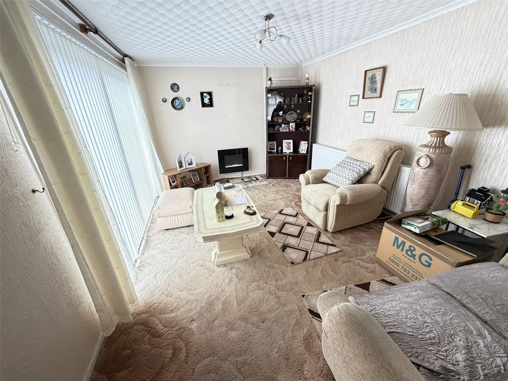 Property photo 3 of 17 Picture No. 12