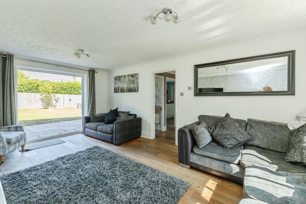 Property photo 2 of 16 Photo