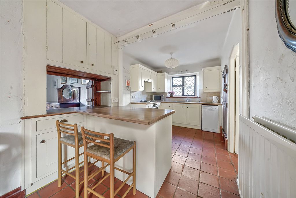 Property photo 3 of 40 Kitchen