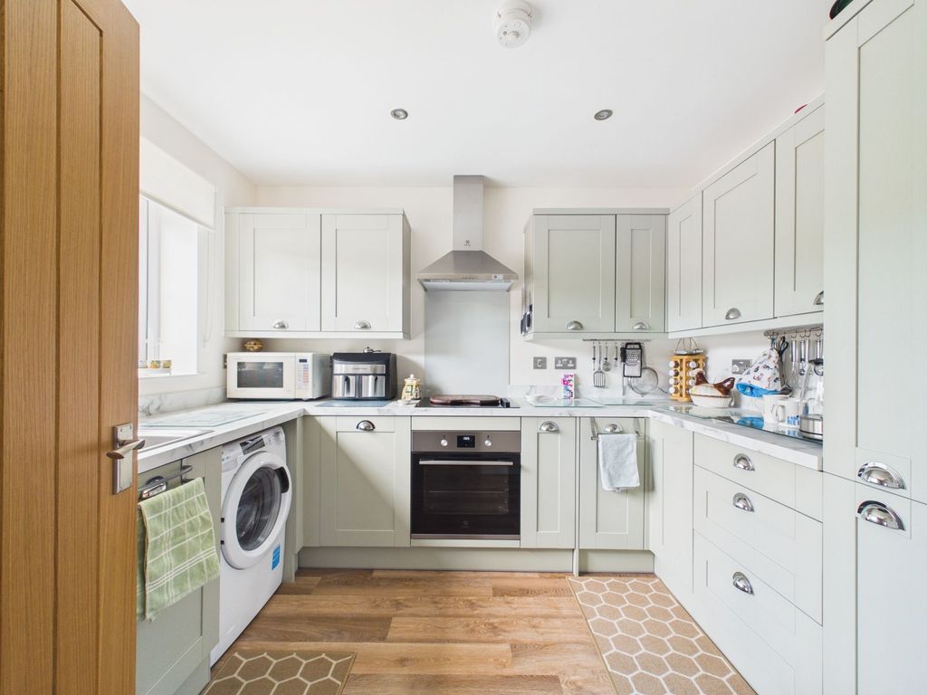 Property photo 3 of 15 Kitchen