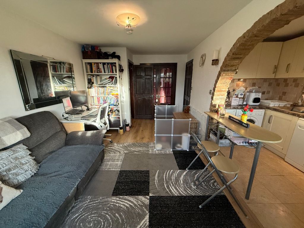 Property photo 3 of 6 4788564