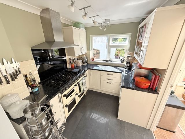 Property photo 3 of 21