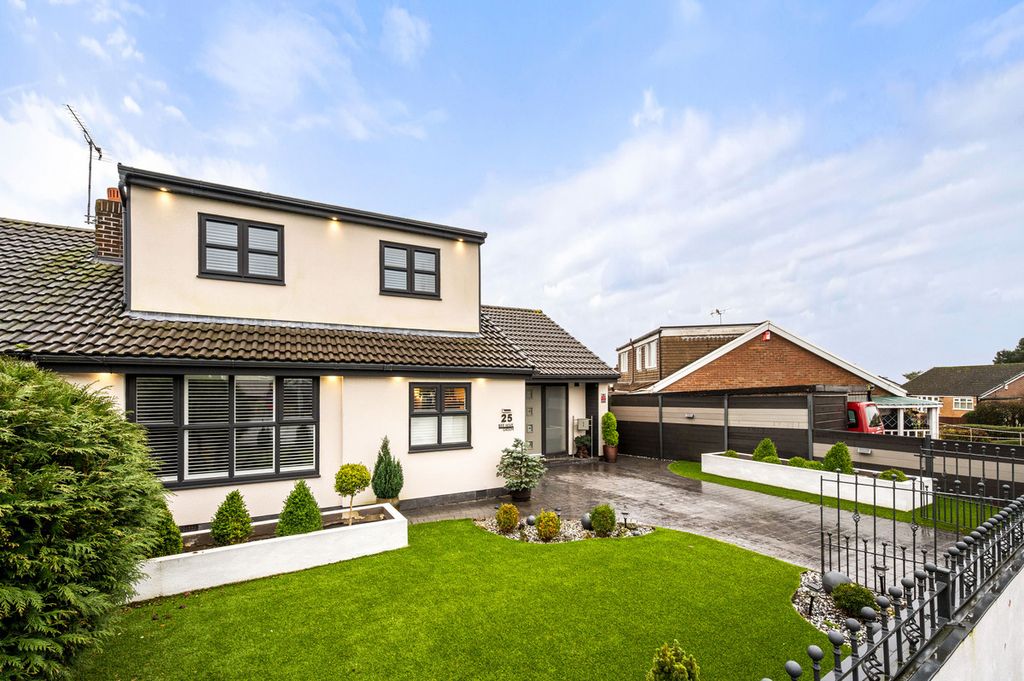 Property photo 2 of 20