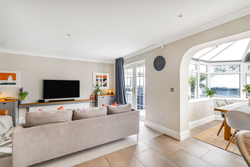 Property photo 3 of 22