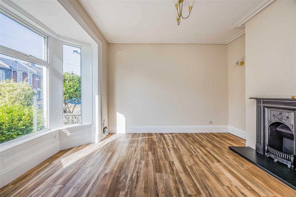 Property photo 3 of 21 105 Powerscourt Road, Portsmouth-Small-Porticomark