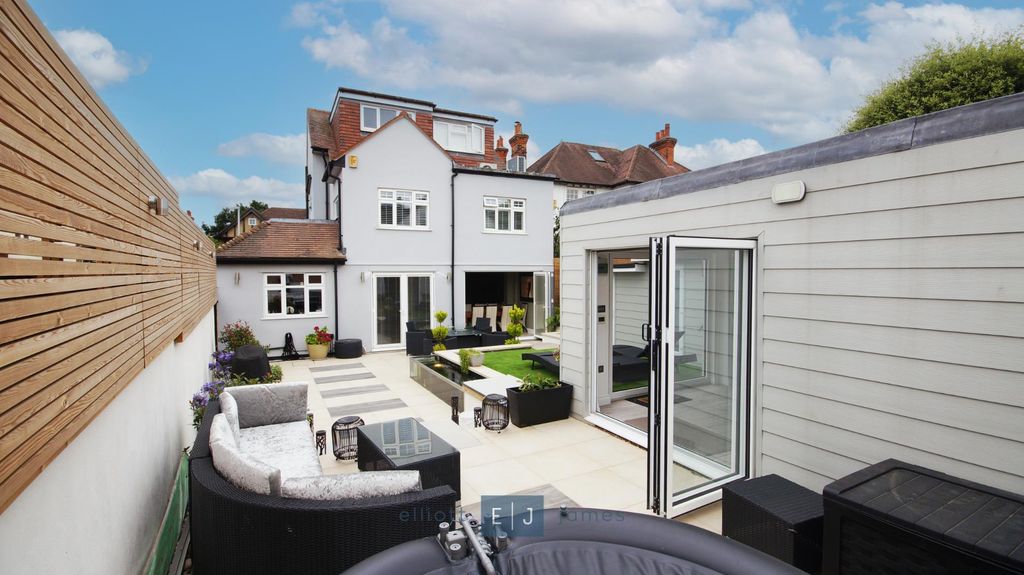 Property photo 1 of 25