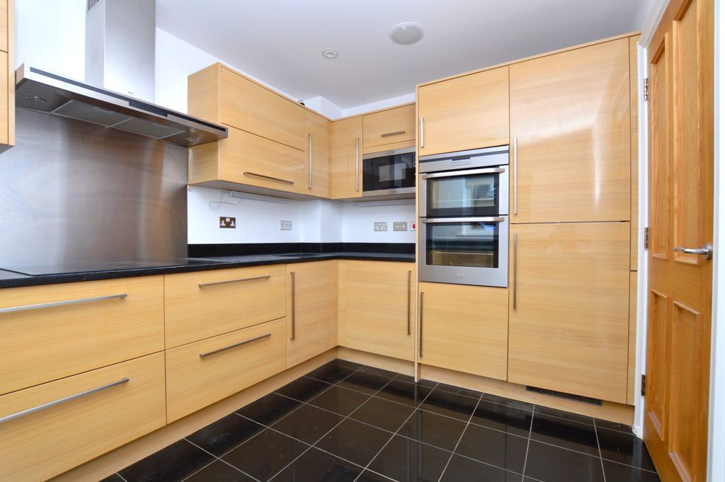 Property photo 3 of 30