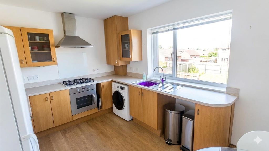 Property photo 3 of 8 Kitchen.Png