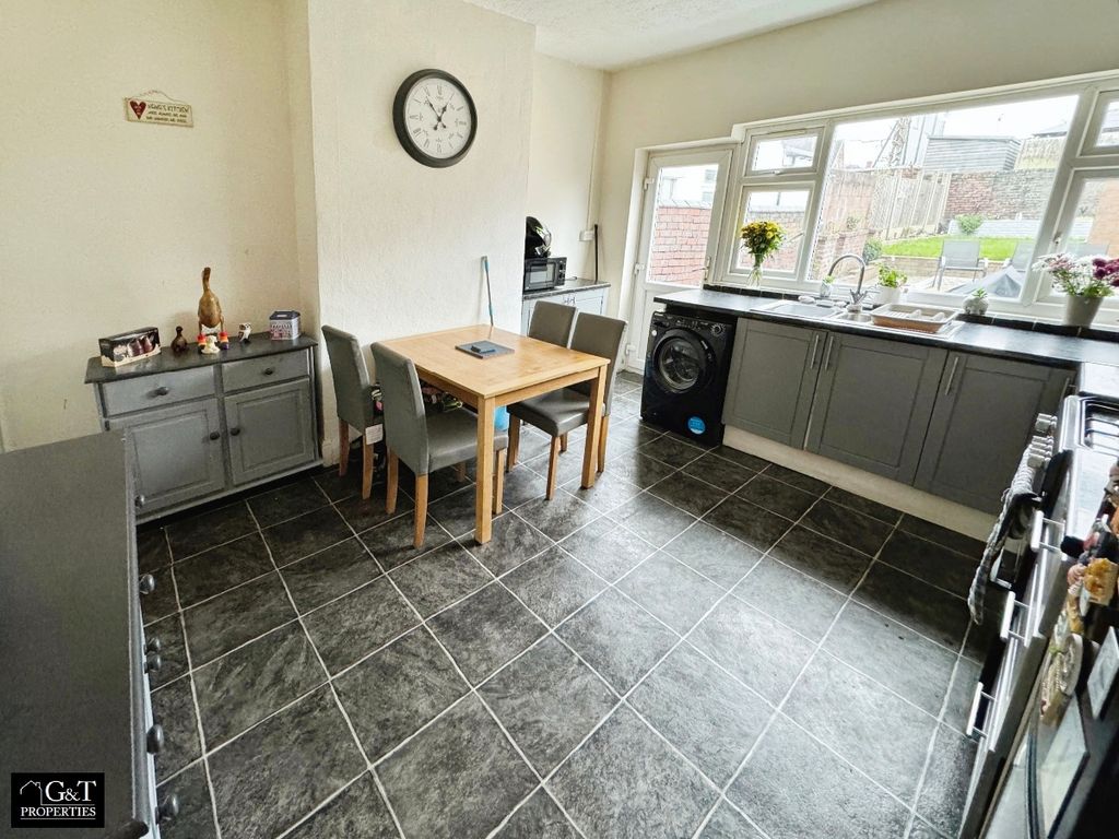 Property photo 3 of 11 Kitchen/Diner