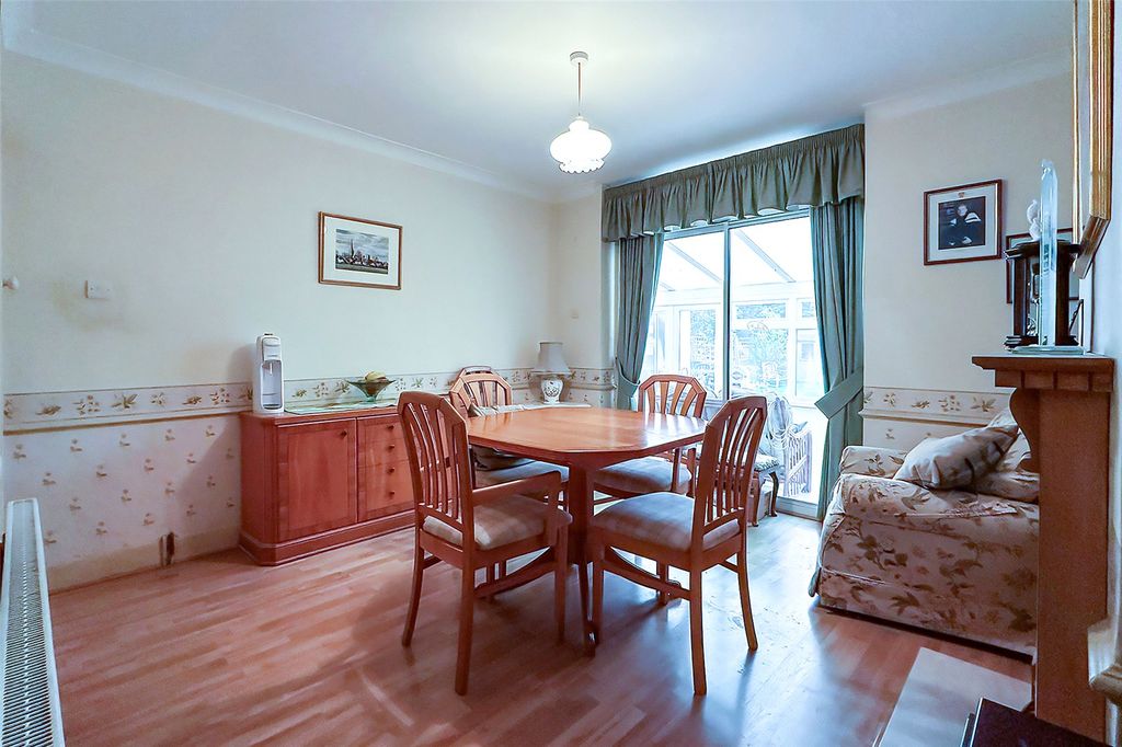 Property photo 3 of 15 Picture No. 12