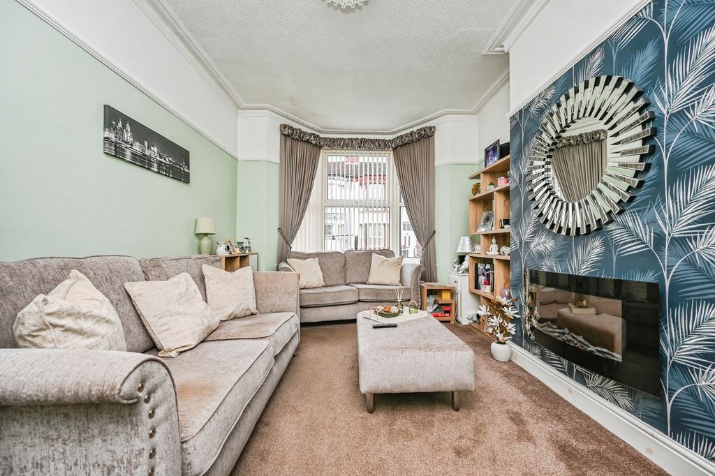 Property photo 3 of 17 Pbox-Img.Jpg