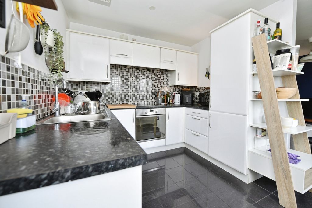 Property photo 3 of 14 Photo