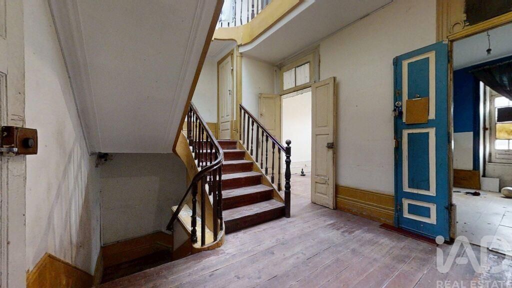 Property photo 3 of 39