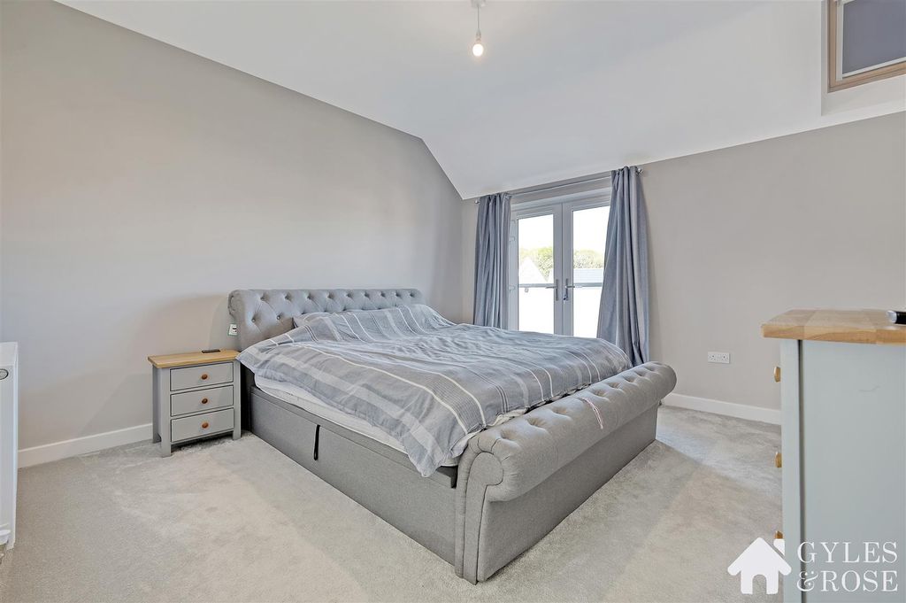 Property photo 3 of 19 Bedroom