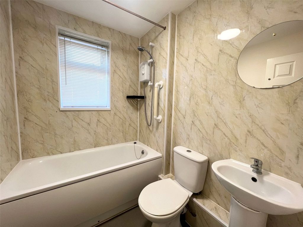 Property photo 3 of 4 Picture No. 04
