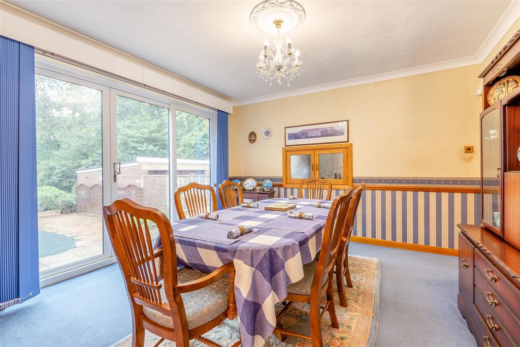 Property photo 3 of 24 8664327-Interior16.Jpg
