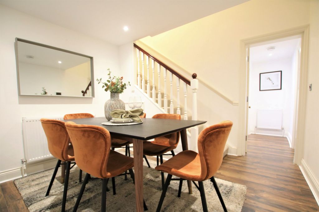 Property photo 3 of 11 Dining Room